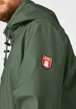 Derbe Passby Fisher Oliv Herren Regenjacke 16 Derbe Passby Fisher Oliv Herren Regenjacke -Derbi Kleidung Geschaft 13285 6 1280x1280