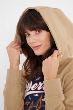 Derbe Hafenbrücke Hoodie Damen Pullover Caramel Ocker Hellbraun -Derbi Kleidung Geschaft 13892 4 1280x1280