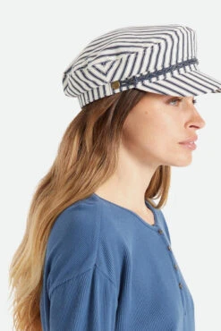 Brixton Ashland Cap Dove Stripe Elbsegler Weiß Blau Gestreift 8 Brixton Ashland Cap Dove Stripe Elbsegler Weiß Blau Gestreift -Derbi Kleidung Geschaft 13915 2 1280x1280