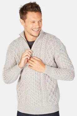 IrelandsEye Aran Troyer Dromore Grau Herren Pullover Silver Marl