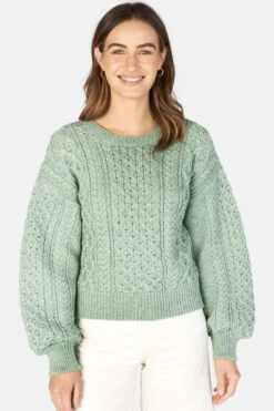 IrelandsEye Aran Honeysuckle Hell Grün Kurzer Damen Pullover Sage Marl