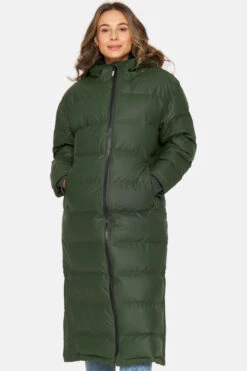 Derbe Interholm Long Cozy Damen Wintermantel Oliv Grün Kombu Green Black Puffer Jacket Teddy 8 Derbe Interholm Long Cozy Damen Wintermantel Oliv Grün Kombu Green Black Puffer Jacket Teddy -Derbi Kleidung Geschaft 14211 1 1280x1280