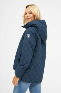 Derbe Quiltby Short Damen Jacke Navy Dunkelblau Nachhaltig -Derbi Kleidung Geschaft 14302 3 1280x1280