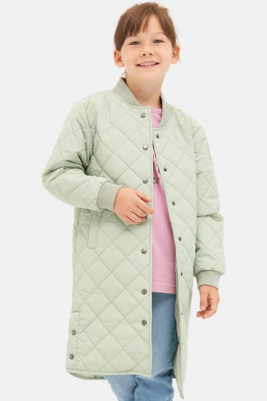 Derbe Quiltby Long Kids Jacke Kinder Hell Grün Laurel Green Nachhaltig 5 Derbe Quiltby Long Kids Jacke Kinder Hell Grün Laurel Green Nachhaltig – Bild 3