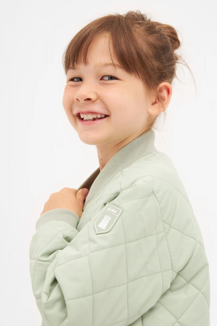 Derbe Quiltby Long Kids Jacke Kinder Hell Grün Laurel Green Nachhaltig 7 Derbe Quiltby Long Kids Jacke Kinder Hell Grün Laurel Green Nachhaltig – Bild 5