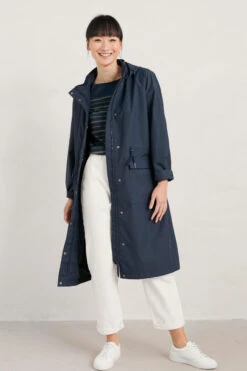 Seasalt Cornwall Spring Beech Regenjacke Dunkelblau Parka Wasserdicht -Derbi Kleidung Geschaft 14336 1 1280x1280
