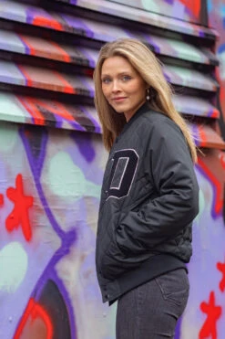 Derbe Quiltby College Unisex Jacke Schwarz Black Nachhaltig -Derbi Kleidung Geschaft 14965 Quiltby College 2 1280x1280