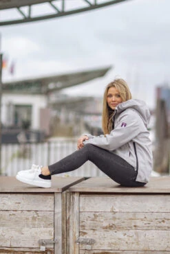 Derbe Peutby Paloma Damen Softshelljacke Hellgrau 14 Derbe Peutby Paloma Damen Softshelljacke Hellgrau -Derbi Kleidung Geschaft 15024 Peutby Paloma 1HKlInDE8plrH3 1280x1280