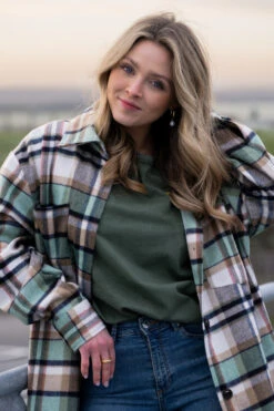 Derbe Checkholm Damen Hemd Bluse Grün Beige Karo -Derbi Kleidung Geschaft 45 20 20DSC 8072 1280x1280