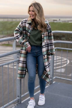 Derbe Checkholm Damen Hemd Bluse Grün Beige Karo -Derbi Kleidung Geschaft 48 20 20DSC 8086 1280x1280