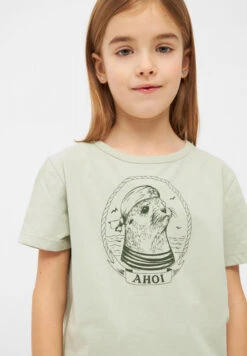 Derbe Matrosenrobbe Kinder T-Shirt Grün 11 Derbe Matrosenrobbe Kinder T-Shirt Grün -Derbi Kleidung Geschaft K 104 TS Matrosenrobbe 20desert 20sage 200350 040 1280x1280