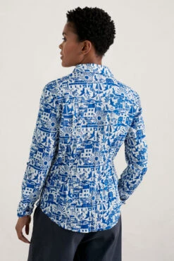 Seasalt Cornwall Larissa Damen Bluse Blau Weiß Strand -Derbi Kleidung Geschaft Larissa 20Shirt 20 20Geo 20Sea 20Story 20Waterfront 20 204 1280x1280