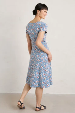Seasalt Cornwall Riviera Damen Kleid Hellblau Rot Blumen -Derbi Kleidung Geschaft Riviera 20Dress 20II 20 20Papercut 20Floral 20Tide 20 205 1280x1280