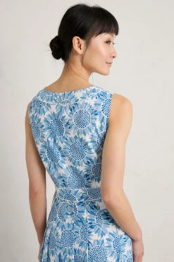 Seasalt Cornwall Villa Damen Kleid Sonnenblume Blau Weiß Vintage -Derbi Kleidung Geschaft SL 20Villa 20Garden 20Dress 20 20Sunflower 20Collage 20Blue 20Sky 20 206 1280x1280