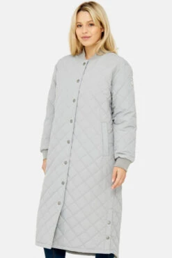 Derbe Quiltby Cozy Damen Steppjacke Hellgrau -Derbi Kleidung Geschaft W 01 XX Quiltby 20Long Cozy 20paloma 200910 010 clipped rev 1 1280x1280
